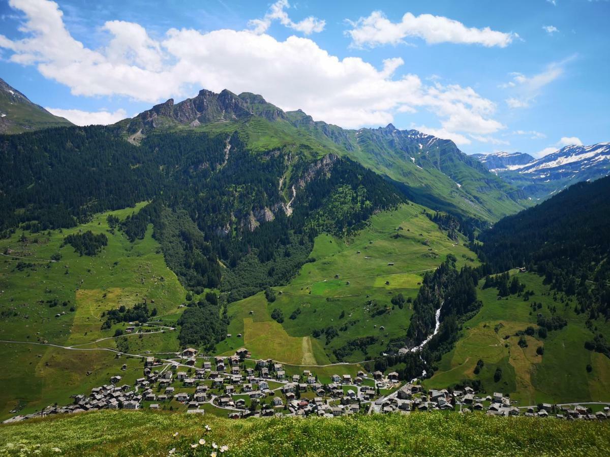 B&B Gassa 95 Vals Bagian luar foto
